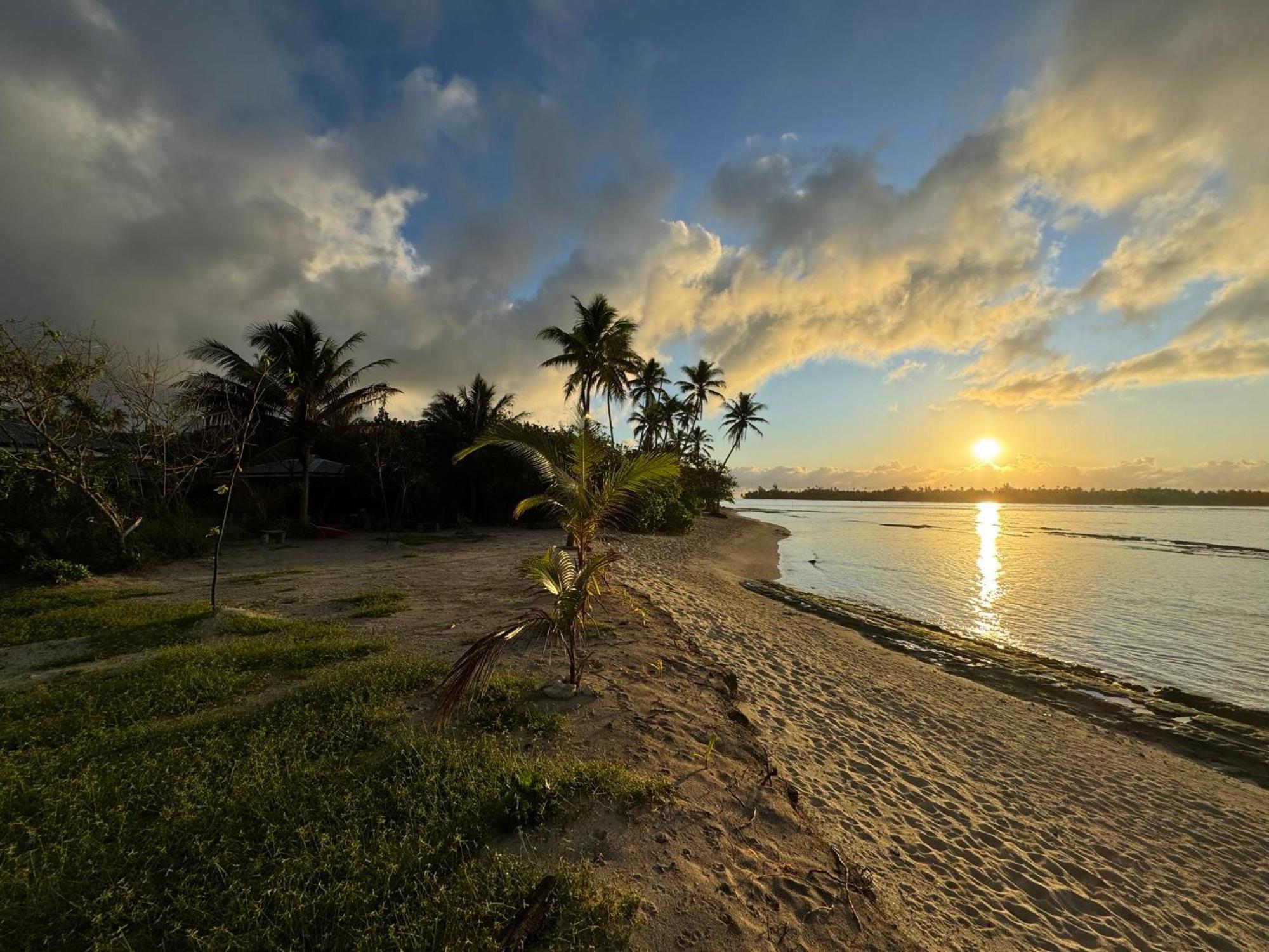 Parea Lodge Huahine Bungalow 1#Mahana Bagian luar foto
